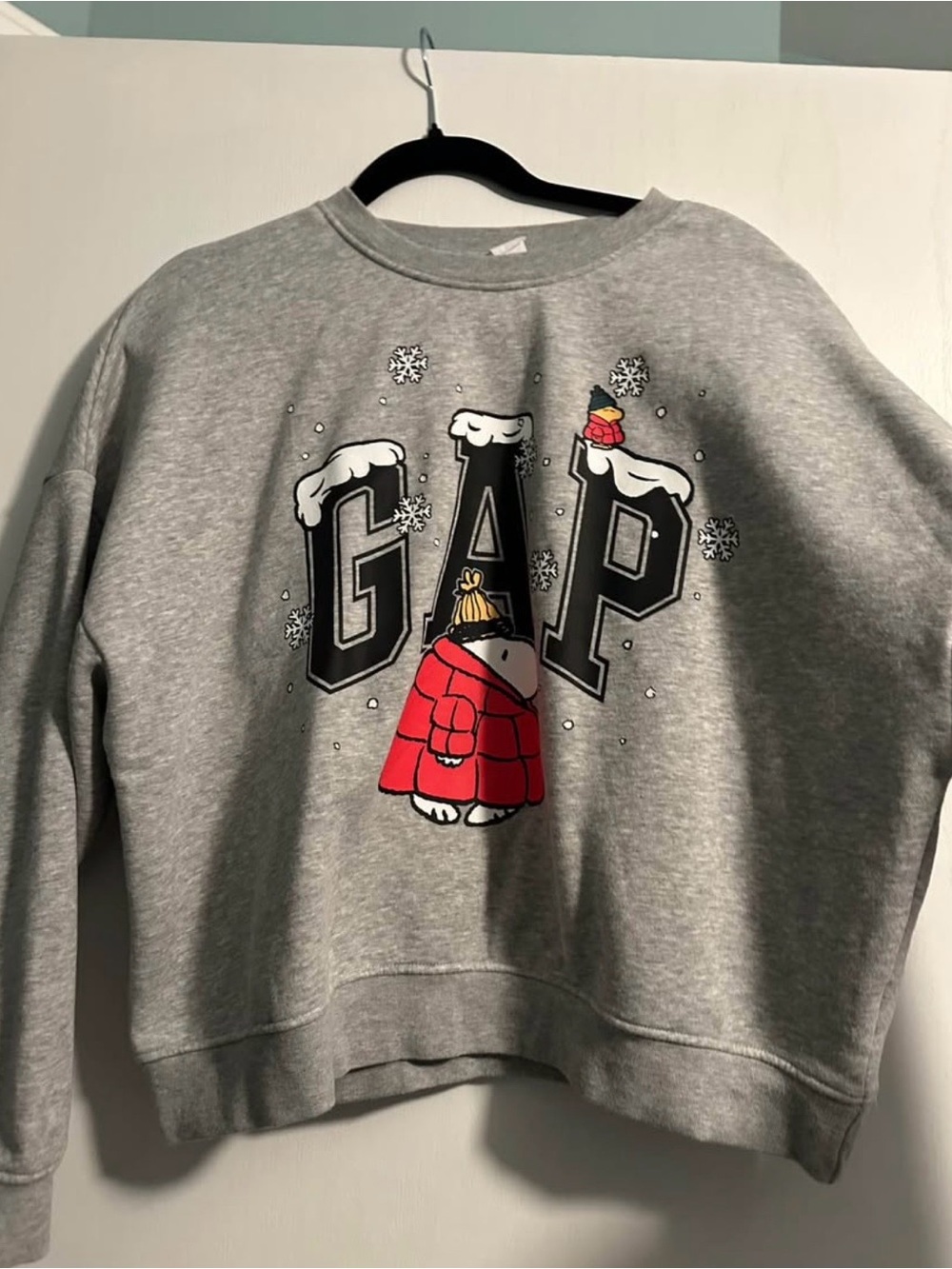 GAP Puffer Jacket Snoopy Gray Crewneck